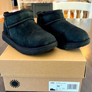 Kids Black Ugg Classic Mini Boots